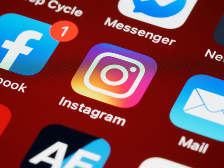 Comment inciter vos abonnés à vous envoyer des messages privés sur vos réseaux sociaux