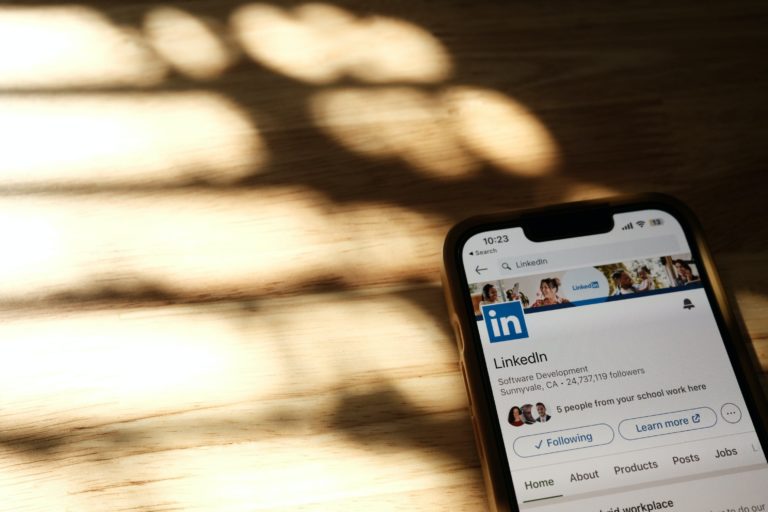 Développer une page pro ou un compte perso sur LinkedIn