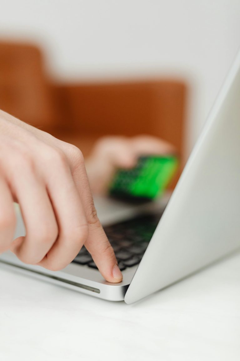Les réseaux sociaux nous empêchent-ils de vivre l’instant présent