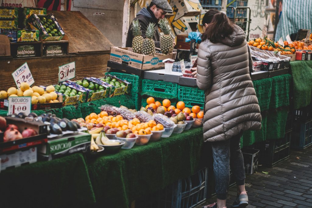 Les réseaux sociaux c'est comme le marché de mon grand père
