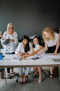 Déléguer sa communication sur les réseaux sociaux: Et si c'était une fausse bonne idée